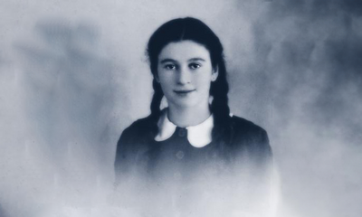 Black and white image of teenage girl