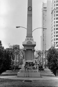 Photo the Liberty Monument in New Orleans